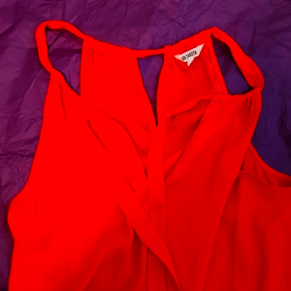 BB Dakota Medium Red Top